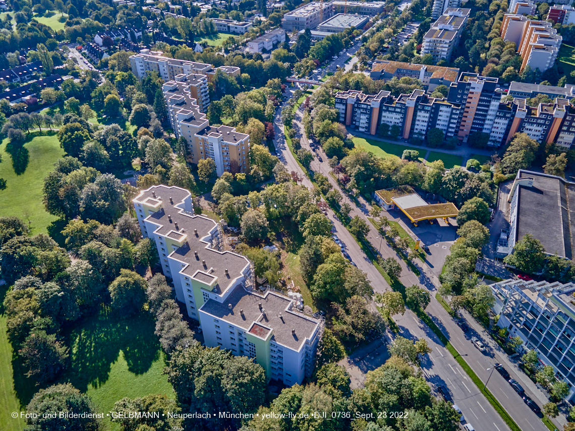 23.09.2022 - Karl-Marx-Ring 53-53c und Studentenwohnheim und Marx-Zentrum in Neuperlach
